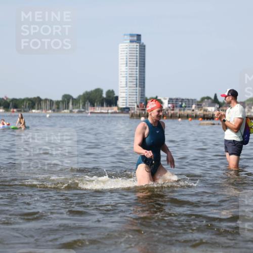 22.06.2025 - Viking Triathlon Michael Strokosch http://msf.ph/oto/8062623 22.06.2025 10:28:57 Schwimmen 12, 15, 152, 200, 301, 310, 384, 414, 443, 604, 628 meine-sportfotos.de