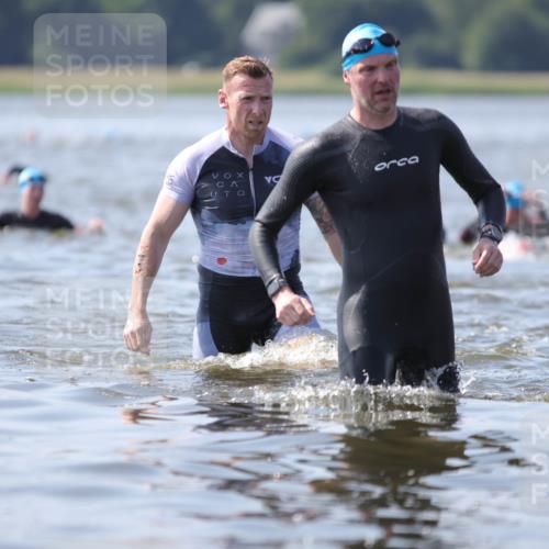 22.06.2025 - Viking Triathlon H.Heesch http://msf.ph/oto/8062628 22.06.2025 10:47:12 Schwimmen 51, 74, 76, 267, 421, 547 meine-sportfotos.de