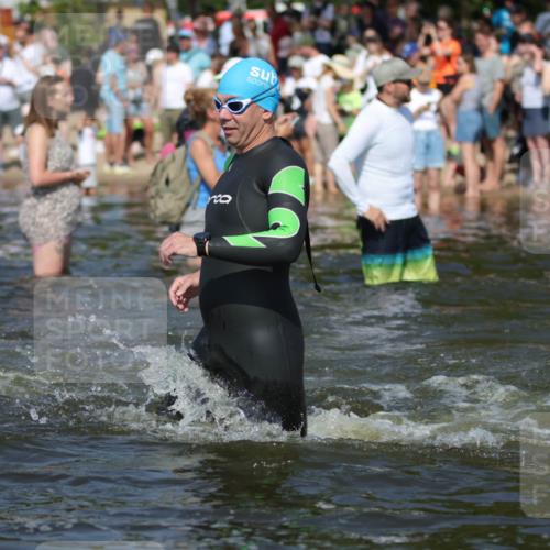 22.06.2025 - Viking Triathlon H.Heesch http://msf.ph/oto/8062642 22.06.2025 10:06:25 Schwimmen 18, 24, 36, 117, 153, 168, 186, 192, 261, 298, 385, 450, 487, 535, 606 meine-sportfotos.de