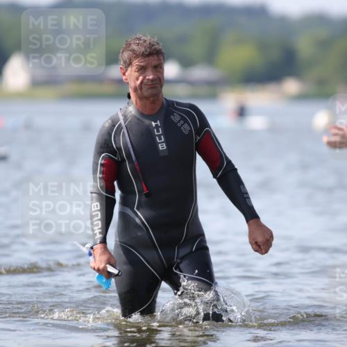 22.06.2025 - Viking Triathlon H.Heesch http://msf.ph/oto/8062643 22.06.2025 10:47:26 Schwimmen 23, 71, 74, 76, 183, 261, 267, 421, 547, 606 meine-sportfotos.de