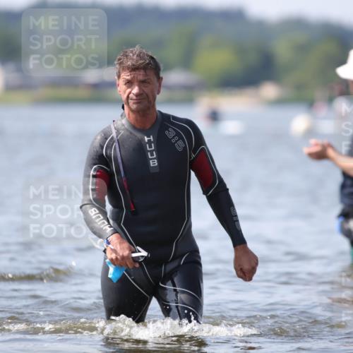 22.06.2025 - Viking Triathlon H.Heesch http://msf.ph/oto/8062649 22.06.2025 10:47:26 Schwimmen 23, 71, 74, 76, 183, 261, 267, 421, 547, 606 meine-sportfotos.de