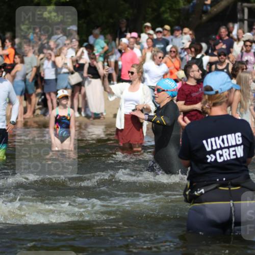 22.06.2025 - Viking Triathlon H.Heesch http://msf.ph/oto/8062652 22.06.2025 10:06:28 Schwimmen 18, 24, 36, 117, 153, 168, 186, 192, 261, 298, 385, 450, 487, 535, 606 meine-sportfotos.de