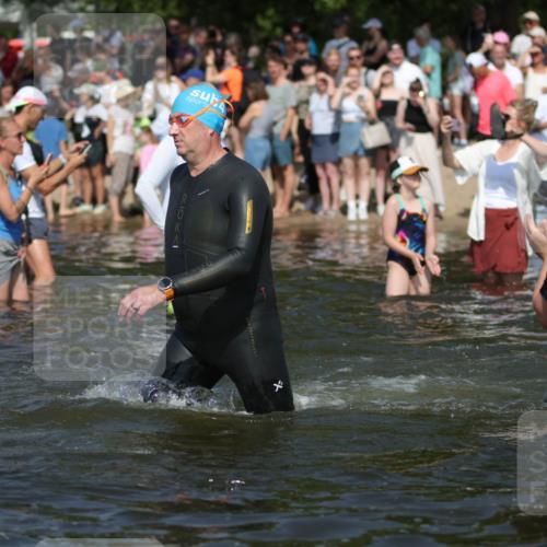 22.06.2025 - Viking Triathlon H.Heesch http://msf.ph/oto/8062657 22.06.2025 10:06:30 Schwimmen 18, 24, 36, 93, 109, 168, 186, 192, 205, 261, 298, 358, 376, 450, 606 meine-sportfotos.de