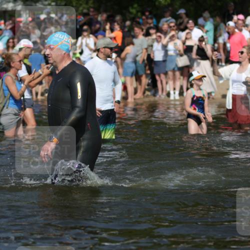 22.06.2025 - Viking Triathlon H.Heesch http://msf.ph/oto/8062661 22.06.2025 10:06:31 Schwimmen 18, 24, 36, 93, 109, 168, 186, 192, 205, 261, 298, 358, 376, 450, 606 meine-sportfotos.de
