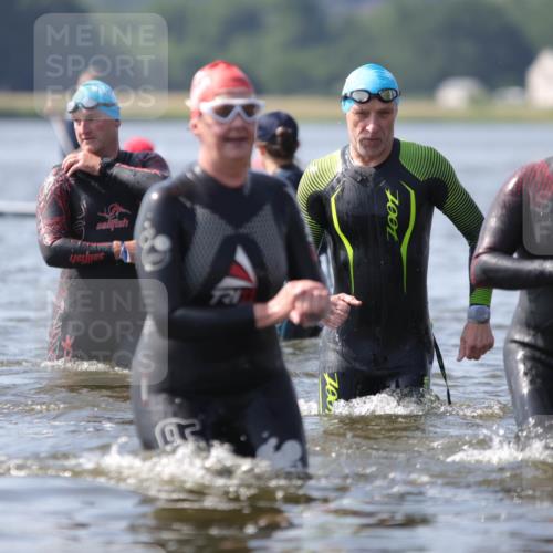 22.06.2025 - Viking Triathlon H.Heesch http://msf.ph/oto/8062665 22.06.2025 10:47:34 Schwimmen 23, 71, 84, 183, 261, 452, 606 meine-sportfotos.de