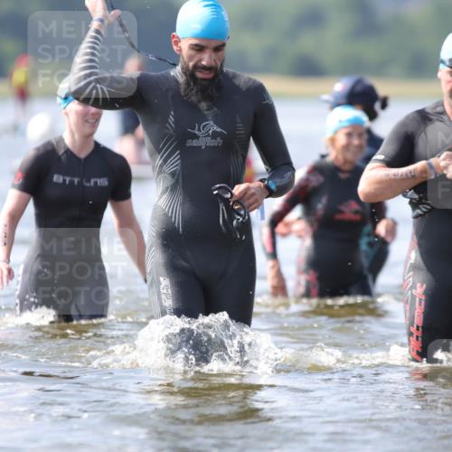 22.06.2025 - Viking Triathlon H.Heesch http://msf.ph/oto/8062677 22.06.2025 10:47:40 Schwimmen 23, 71, 84, 183, 190, 223, 261, 285, 452, 606 meine-sportfotos.de