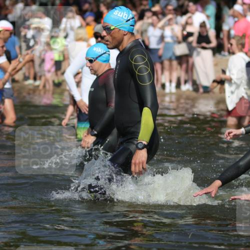 22.06.2025 - Viking Triathlon H.Heesch http://msf.ph/oto/8062678 22.06.2025 10:06:36 Schwimmen 44, 74, 93, 109, 159, 168, 186, 205, 219, 261, 358, 376, 450, 606, 625 meine-sportfotos.de