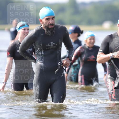 22.06.2025 - Viking Triathlon H.Heesch http://msf.ph/oto/8062681 22.06.2025 10:47:40 Schwimmen 23, 71, 84, 183, 190, 223, 261, 285, 452, 606 meine-sportfotos.de