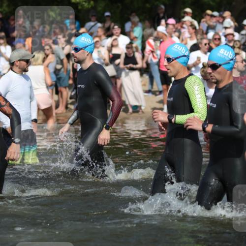 22.06.2025 - Viking Triathlon H.Heesch http://msf.ph/oto/8062691 22.06.2025 10:06:38 Schwimmen 44, 74, 93, 109, 159, 168, 186, 205, 219, 261, 358, 376, 450, 606, 625 meine-sportfotos.de