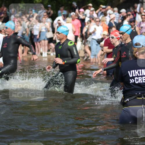 22.06.2025 - Viking Triathlon H.Heesch http://msf.ph/oto/8062704 22.06.2025 10:06:44 Schwimmen 44, 74, 159, 165, 217, 219, 257, 282, 501, 625 meine-sportfotos.de