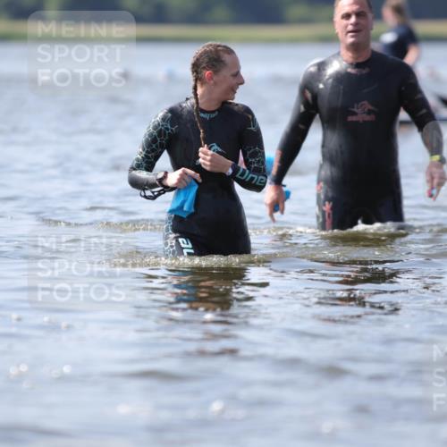 22.06.2025 - Viking Triathlon H.Heesch http://msf.ph/oto/8062722 22.06.2025 10:47:57 Schwimmen 37, 190, 223, 285, 364, 452 meine-sportfotos.de