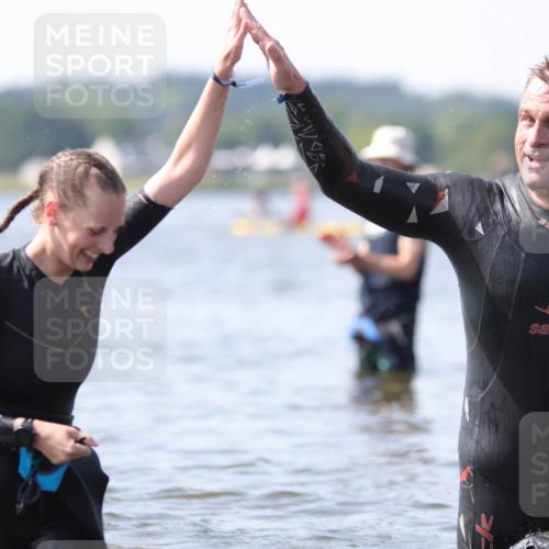 22.06.2025 - Viking Triathlon H.Heesch http://msf.ph/oto/8062741 22.06.2025 10:48:13 Schwimmen 37, 364, 471 meine-sportfotos.de