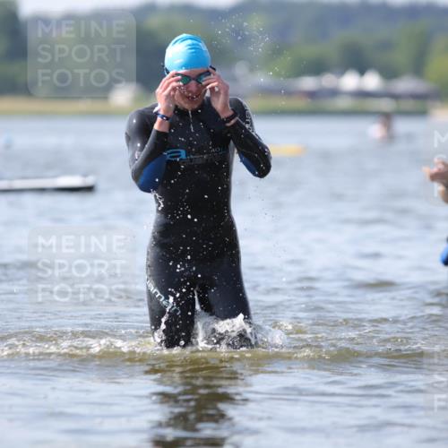 22.06.2025 - Viking Triathlon H.Heesch http://msf.ph/oto/8062756 22.06.2025 10:48:28 Schwimmen 412, 471, 494 meine-sportfotos.de