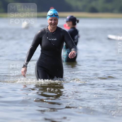 22.06.2025 - Viking Triathlon H.Heesch http://msf.ph/oto/8062758 22.06.2025 10:48:33 Schwimmen 412, 471, 494 meine-sportfotos.de