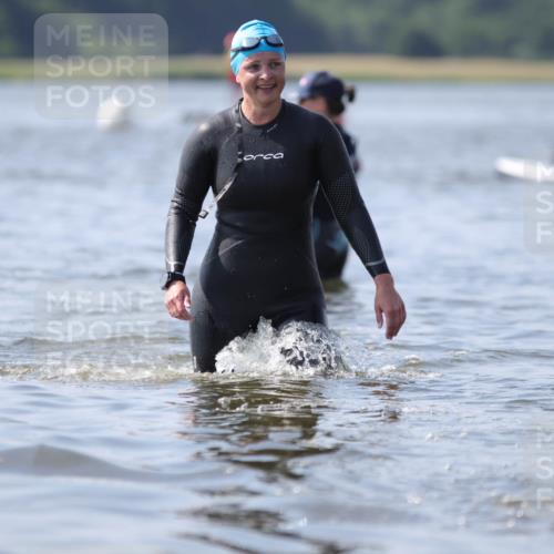 22.06.2025 - Viking Triathlon H.Heesch http://msf.ph/oto/8062761 22.06.2025 10:48:34 Schwimmen 412, 494 meine-sportfotos.de