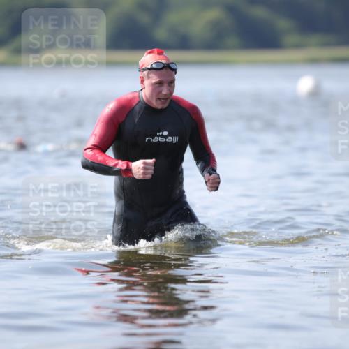 22.06.2025 - Viking Triathlon H.Heesch http://msf.ph/oto/8062763 22.06.2025 10:48:45 Schwimmen 166, 412, 607 meine-sportfotos.de