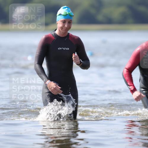 22.06.2025 - Viking Triathlon H.Heesch http://msf.ph/oto/8062772 22.06.2025 10:48:47 Schwimmen 166, 412, 607 meine-sportfotos.de