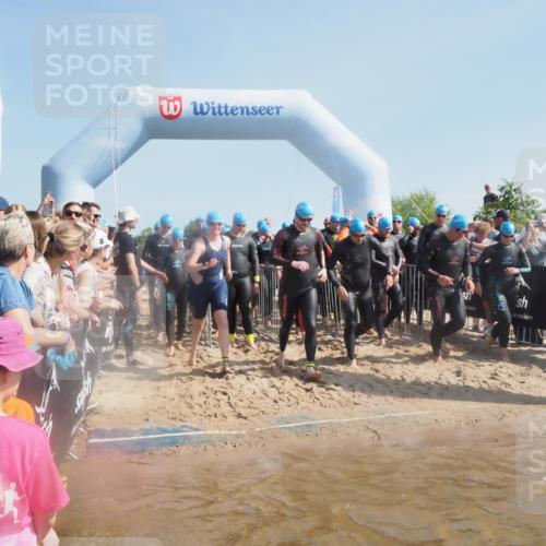 22.06.2025 - Viking Triathlon MichiJ http://msf.ph/oto/8062778 22.06.2025 10:08:15 Schwimmen 37, 51, 106, 116, 133, 140, 222, 225, 364, 378, 403, 406, 410, 480, 638 meine-sportfotos.de