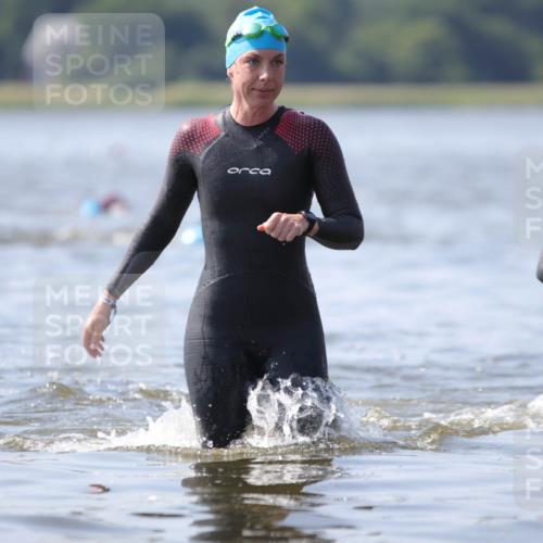 22.06.2025 - Viking Triathlon H.Heesch http://msf.ph/oto/8062780 22.06.2025 10:48:48 Schwimmen 166, 412, 607 meine-sportfotos.de