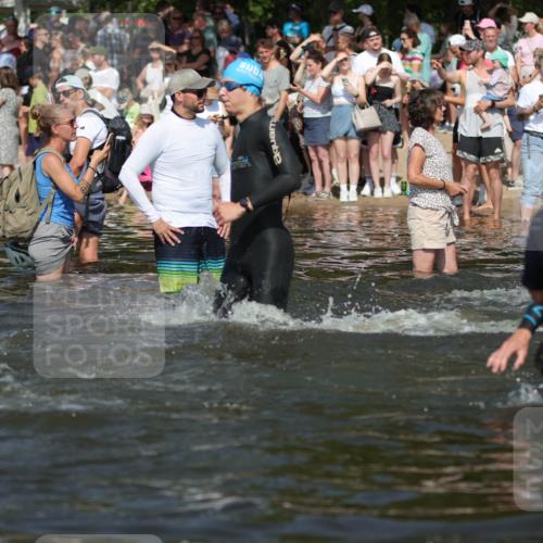 22.06.2025 - Viking Triathlon H.Heesch http://msf.ph/oto/8062783 22.06.2025 10:07:01 Schwimmen 64, 183, 244, 321, 328, 369, 431, 467, 468, 479, 494, 498, 533, 631, 649 meine-sportfotos.de