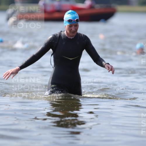 22.06.2025 - Viking Triathlon H.Heesch http://msf.ph/oto/8062785 22.06.2025 10:49:01 Schwimmen 166, 317, 353, 607 meine-sportfotos.de