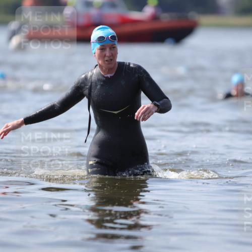 22.06.2025 - Viking Triathlon H.Heesch http://msf.ph/oto/8062787 22.06.2025 10:49:01 Schwimmen 166, 317, 353, 607 meine-sportfotos.de