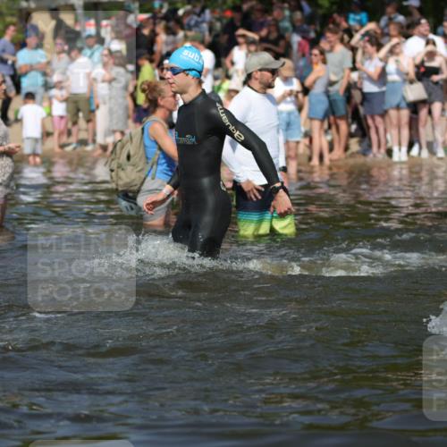 22.06.2025 - Viking Triathlon H.Heesch http://msf.ph/oto/8062792 22.06.2025 10:07:02 Schwimmen 64, 183, 244, 321, 328, 369, 431, 467, 468, 479, 494, 498, 533, 631, 649 meine-sportfotos.de
