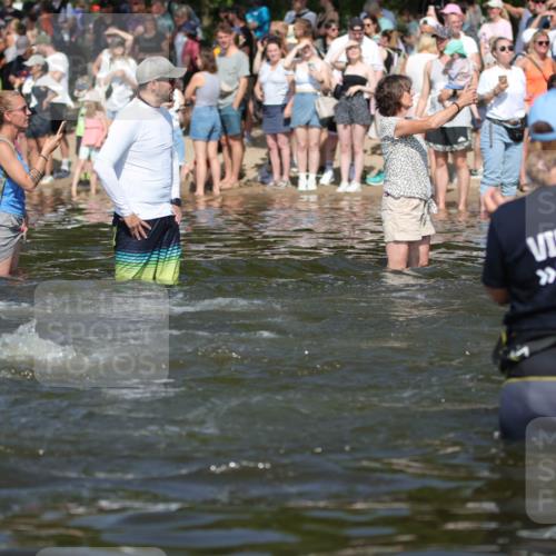 22.06.2025 - Viking Triathlon H.Heesch http://msf.ph/oto/8062796 22.06.2025 10:07:04 Schwimmen 64, 123, 183, 190, 244, 321, 328, 369, 402, 431, 467, 468, 479, 494, 498, 519, 631, 649 meine-sportfotos.de