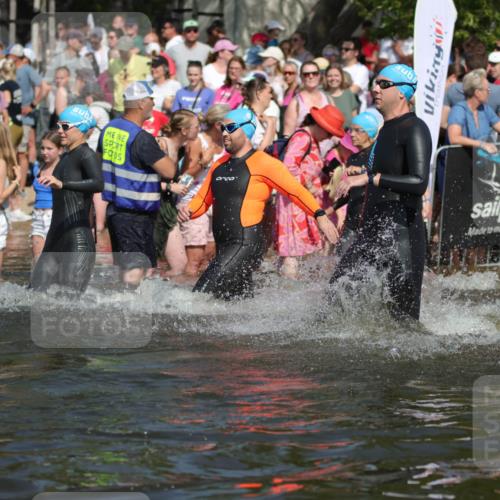 22.06.2025 - Viking Triathlon H.Heesch http://msf.ph/oto/8062809 22.06.2025 10:07:11 Schwimmen 64, 123, 190, 201, 202, 223, 328, 402, 431, 463, 519, 607, 631, 637, 649 meine-sportfotos.de