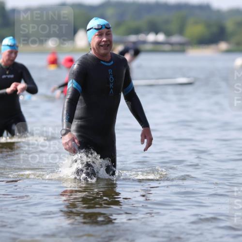 22.06.2025 - Viking Triathlon H.Heesch http://msf.ph/oto/8062822 22.06.2025 10:49:21 Schwimmen 64, 155, 256, 263, 317, 321 meine-sportfotos.de