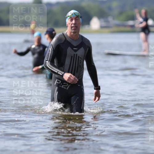 22.06.2025 - Viking Triathlon H.Heesch http://msf.ph/oto/8062841 22.06.2025 10:49:29 Schwimmen 64, 256, 263, 321, 453 meine-sportfotos.de