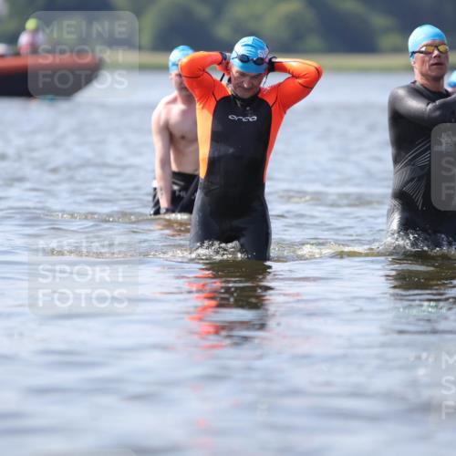 22.06.2025 - Viking Triathlon H.Heesch http://msf.ph/oto/8062861 22.06.2025 10:49:41 Schwimmen 263, 270, 273, 356, 453 meine-sportfotos.de