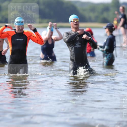 22.06.2025 - Viking Triathlon H.Heesch http://msf.ph/oto/8062867 22.06.2025 10:49:43 Schwimmen 69, 140, 263, 270, 273, 356, 453 meine-sportfotos.de