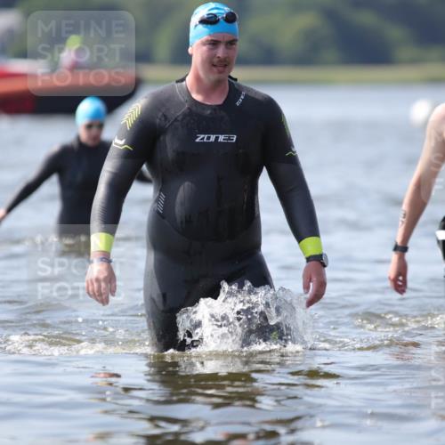 22.06.2025 - Viking Triathlon H.Heesch http://msf.ph/oto/8062883 22.06.2025 10:49:53 Schwimmen 69, 97, 140, 270, 273, 356 meine-sportfotos.de
