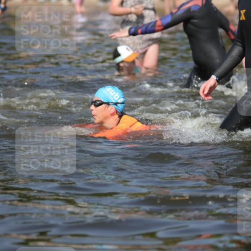 22.06.2025 - Viking Triathlon H.Heesch http://msf.ph/oto/8062892 22.06.2025 10:07:41 Schwimmen 16, 23, 102, 121, 143, 263, 270, 285, 363, 436, 476, 484, 503, 547, 615, 621, 624 meine-sportfotos.de
