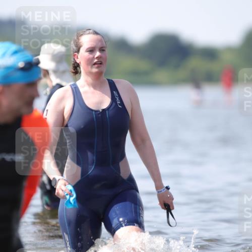 22.06.2025 - Viking Triathlon H.Heesch http://msf.ph/oto/8062897 22.06.2025 10:49:56 Schwimmen 69, 97, 140, 270, 273, 356 meine-sportfotos.de