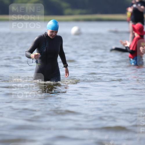 22.06.2025 - Viking Triathlon H.Heesch http://msf.ph/oto/8062903 22.06.2025 10:49:59 Schwimmen 69, 97, 140, 270, 273, 356 meine-sportfotos.de