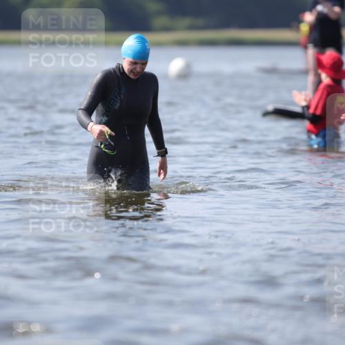 22.06.2025 - Viking Triathlon H.Heesch http://msf.ph/oto/8062905 22.06.2025 10:50:00 Schwimmen 69, 97, 140, 270, 273, 356, 431 meine-sportfotos.de
