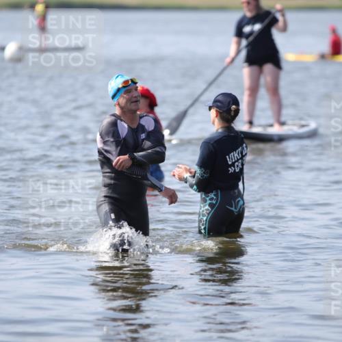 22.06.2025 - Viking Triathlon H.Heesch http://msf.ph/oto/8062917 22.06.2025 10:50:15 Schwimmen 431, 463 meine-sportfotos.de