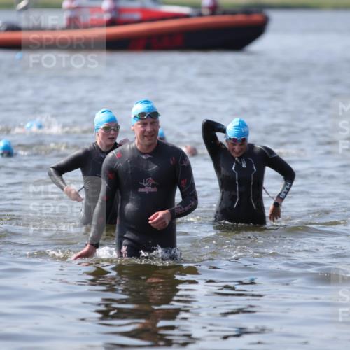 22.06.2025 - Viking Triathlon H.Heesch http://msf.ph/oto/8062926 22.06.2025 10:50:17 Schwimmen 431, 463 meine-sportfotos.de