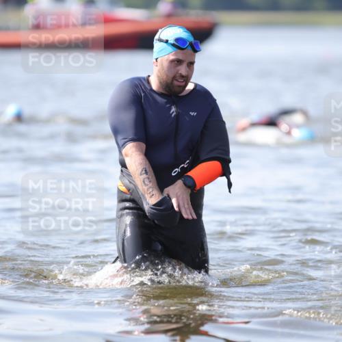 22.06.2025 - Viking Triathlon H.Heesch http://msf.ph/oto/8062944 22.06.2025 10:50:33 Schwimmen 24, 48, 202, 402, 418, 463, 533 meine-sportfotos.de