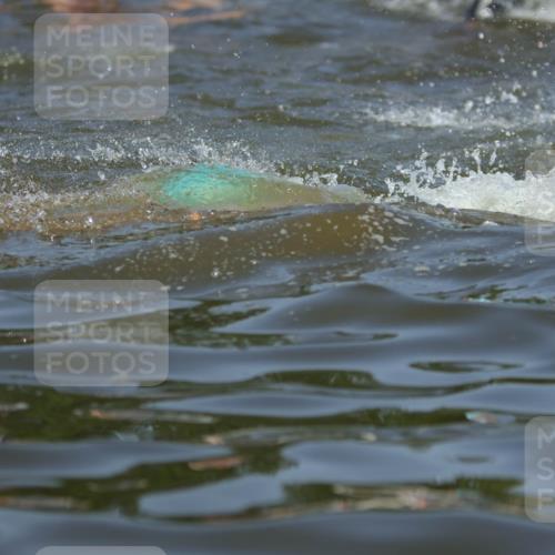 22.06.2025 - Viking Triathlon H.Heesch http://msf.ph/oto/8062945 22.06.2025 10:07:51 Schwimmen 16, 31, 76, 95, 102, 130, 263, 292, 372, 453, 477, 503, 624, 650 meine-sportfotos.de