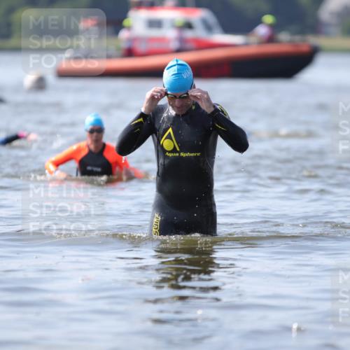 22.06.2025 - Viking Triathlon H.Heesch http://msf.ph/oto/8062964 22.06.2025 10:50:44 Schwimmen 48, 202, 402, 418, 523, 533, 543 meine-sportfotos.de