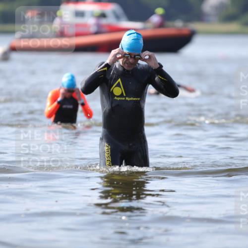22.06.2025 - Viking Triathlon H.Heesch http://msf.ph/oto/8062968 22.06.2025 10:50:45 Schwimmen 48, 402, 523, 533, 543 meine-sportfotos.de