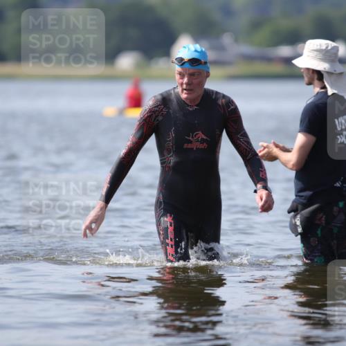 22.06.2025 - Viking Triathlon H.Heesch http://msf.ph/oto/8062977 22.06.2025 10:50:48 Schwimmen 308, 402, 523, 533, 543 meine-sportfotos.de