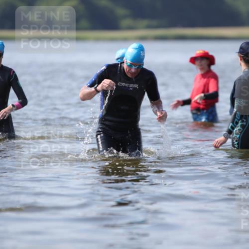 22.06.2025 - Viking Triathlon H.Heesch http://msf.ph/oto/8062992 22.06.2025 10:50:50 Schwimmen 308, 523, 543 meine-sportfotos.de