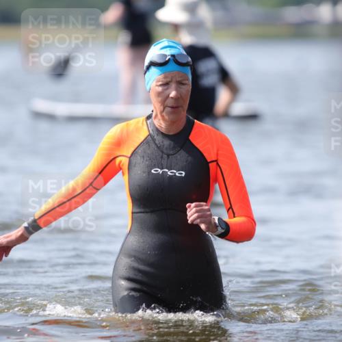 22.06.2025 - Viking Triathlon H.Heesch http://msf.ph/oto/8063008 22.06.2025 10:51:04 Schwimmen 308, 436, 484, 523, 543 meine-sportfotos.de