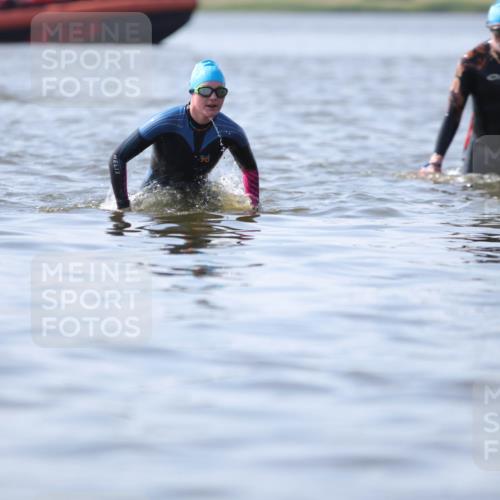 22.06.2025 - Viking Triathlon H.Heesch http://msf.ph/oto/8063009 22.06.2025 10:51:12 Schwimmen 308, 436, 477, 484 meine-sportfotos.de