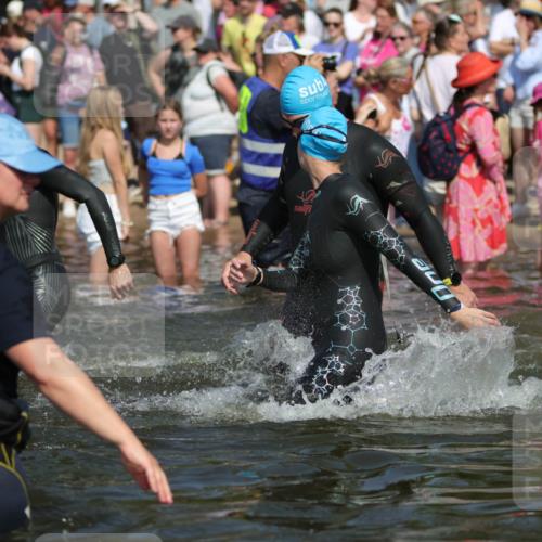 22.06.2025 - Viking Triathlon H.Heesch http://msf.ph/oto/8063022 22.06.2025 10:08:23 Schwimmen 37, 48, 69, 97, 133, 140, 222, 225, 364, 406, 499, 518, 638 meine-sportfotos.de