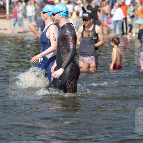22.06.2025 - Viking Triathlon H.Heesch http://msf.ph/oto/8063026 22.06.2025 10:08:26 Schwimmen 37, 48, 69, 97, 133, 140, 222, 360, 364, 472, 481, 490, 499, 518, 542 meine-sportfotos.de